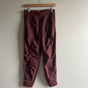 Athleta Attitude Mauve Jogger Pant w/ Drawstring + Pockets Women Sz 8 petite